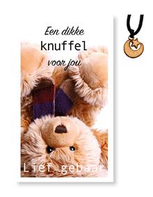 Lief gebaar Een dikke knuffel ....Maantje